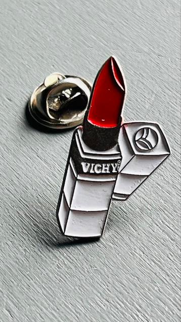 Vichy lippenstift pin beschikbaar voor biedingen