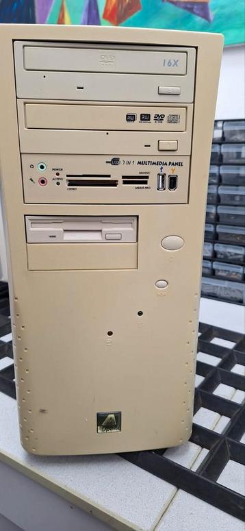 Vintage P4 Pc met AOpen AX45-533plus moederbord en monitor beschikbaar voor biedingen