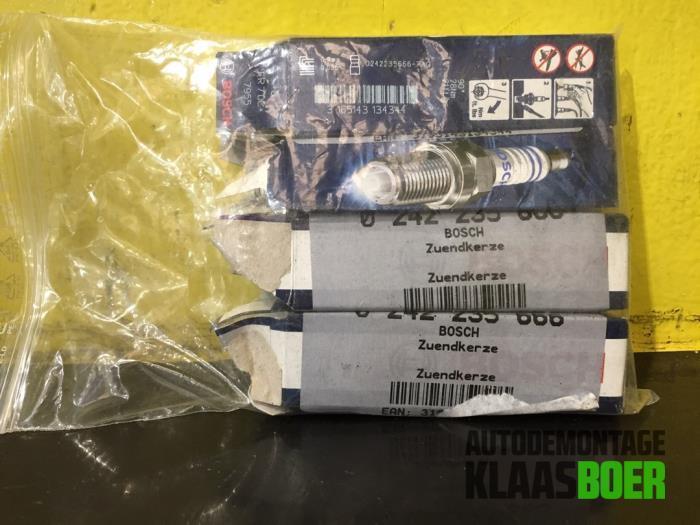 Bougieset van een Renault Clio, Auto-onderdelen, Motor en Toebehoren, Renault, Nieuw, Ophalen of Verzenden