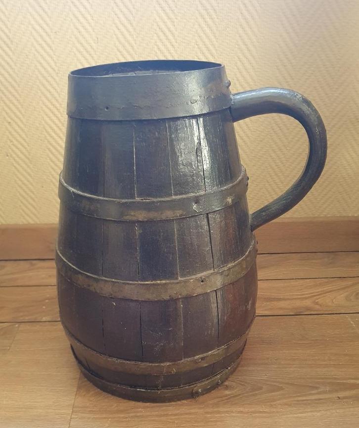 Grote franse houten kan met metalen banden, Antiek en Kunst, Antiek | Keukenbenodigdheden, Ophalen of Verzenden