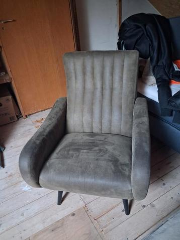 Mooie fauteuil olijfgroen groen .  beschikbaar voor biedingen