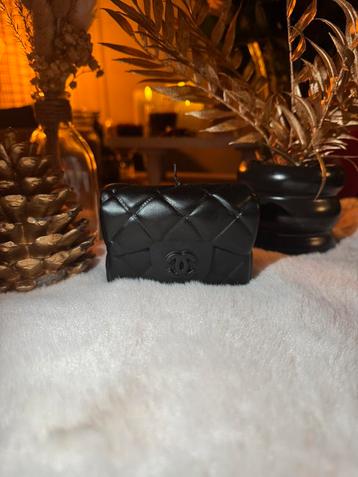 Luxe chanel kaars beschikbaar voor biedingen