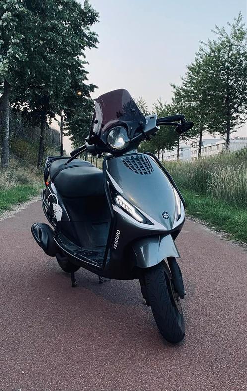 Piaggio zip 4takt 80 cc, Fietsen en Brommers, Scooters | Piaggio, Zo goed als nieuw, Zip, Ophalen of Verzenden