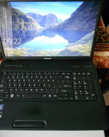 Laptop 17 inch Toshiba met SSD van 240 GB beschikbaar voor biedingen