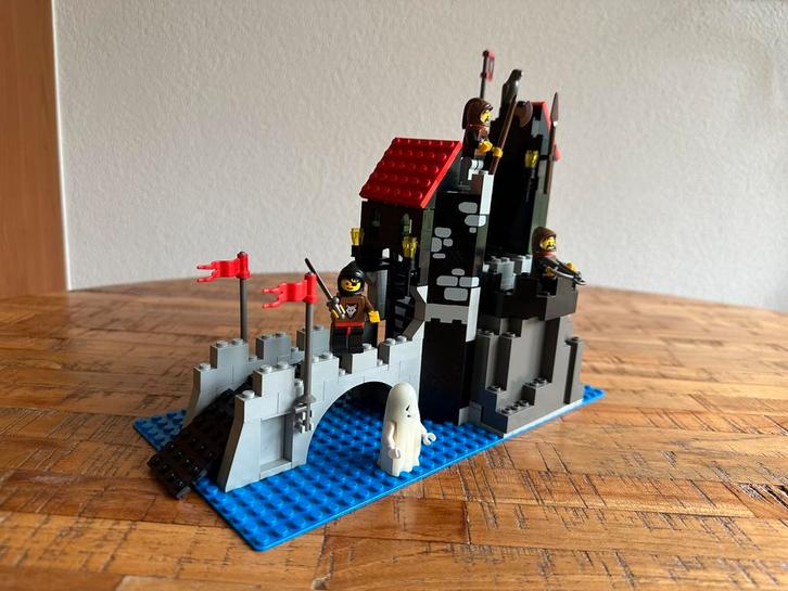 LEGO - 6075 - Wolfpack Tower, Kinderen en Baby's, Speelgoed | Duplo en Lego, Gebruikt, Lego, Complete set, Ophalen