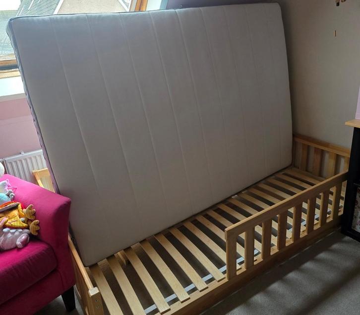 Twijfelaar 140/200 kinderbed van Barletta + matras, Huis en Inrichting, Slaapkamer | Matrassen en Bedbodems, Zo goed als nieuw