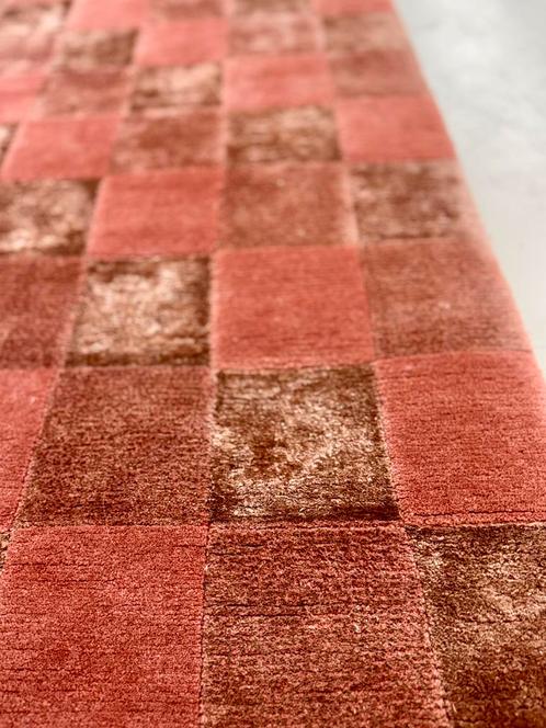 Vintage oud-roze wollen vloerkleed zwaar en zware kwaliteit, Huis en Inrichting, Stoffering | Tapijten en Kleden, Gebruikt, 200 cm of meer