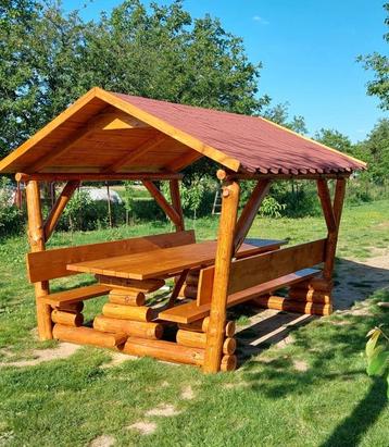 Picknick Tafels beschikbaar voor biedingen