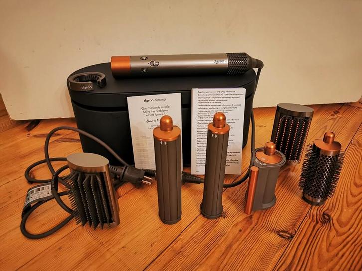 Dyson Airwrap Complete Nickel Copper Haarstyling met factuur, Sieraden, Tassen en Uiterlijk, Uiterlijk | Haarverzorging, Zo goed als nieuw