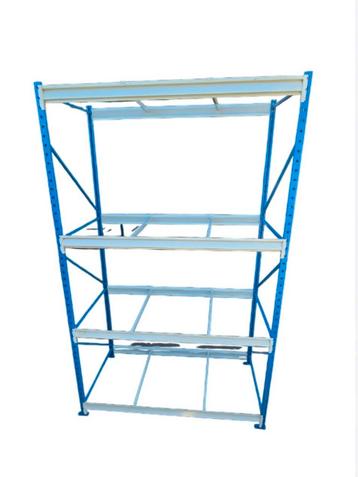 Grote diepe stellingen afm. 210x120x300cm en 190x120x300cm. beschikbaar voor biedingen