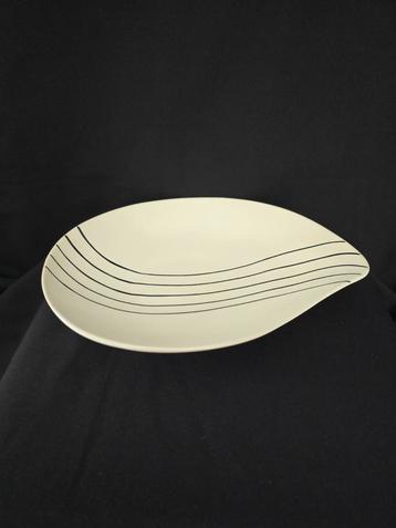 Prachtig vintage design schaal, Wim Visser Sphinx, P. Regout beschikbaar voor biedingen