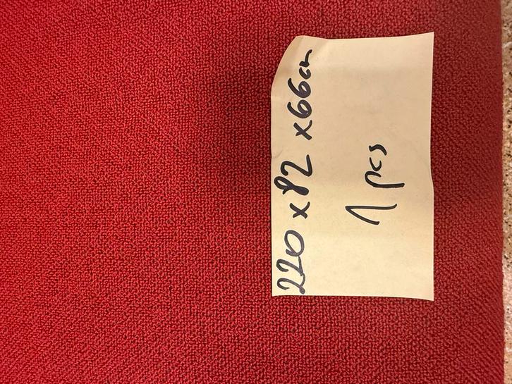 Rode Sofa - Stijlvol en Comfortabel!, Huis en Inrichting, Banken | Bankstellen, Gebruikt, Rechte bank, Driepersoons, 200 tot 250 cm