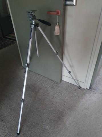 Velbon VE-3 Statief beschikbaar voor biedingen