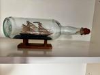 Fles met bootje ‘bommerlunder’ staat erop, Verzamelen, Ophalen, Zo goed als nieuw, Motorboot of Zeilboot