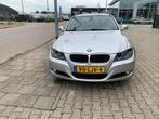 BMW 3-Serie 2.0 318 I Touring AUT 2010 Grijs, Auto's, BMW, Automaat, 15 km/l, 1995 cc, Zwart