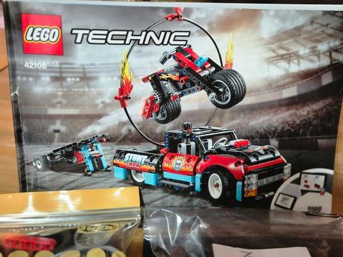 42106 LEGO Technic Truck en Motor voor Stuntshow  42106, Kinderen en Baby's, Speelgoed | Duplo en Lego, Zo goed als nieuw, Ophalen of Verzenden