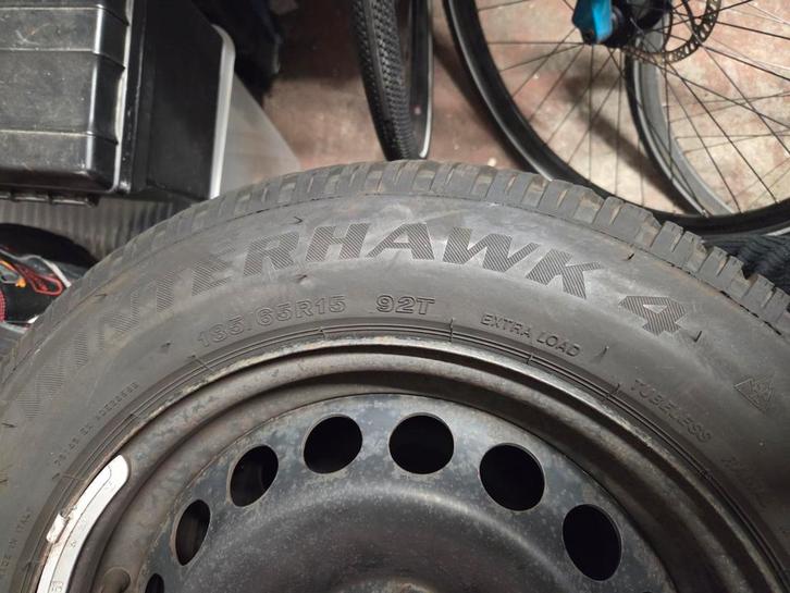 Firestone winterbanden op stalen velgen, Auto diversen, Autosport-onderdelen, Zo goed als nieuw, Ophalen