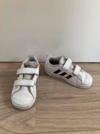 Adidas sneakers - maat 26, Kinderen en Baby's, Jongen of Meisje, Gebruikt, Ophalen of Verzenden, Sportschoenen