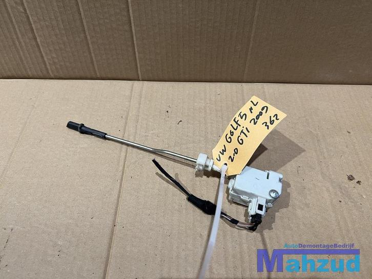 VW GOLF 5 Tankklep vergrendelmotor 2003-2009, Auto-onderdelen, Elektronica en Kabels, Volkswagen, Gebruikt, Ophalen of Verzenden