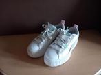 Puma witte sneakers maat 38.5 met dikke zolen, Sport en Fitness, Voetbal, Maat XS of kleiner, Ophalen of Verzenden, Zo goed als nieuw