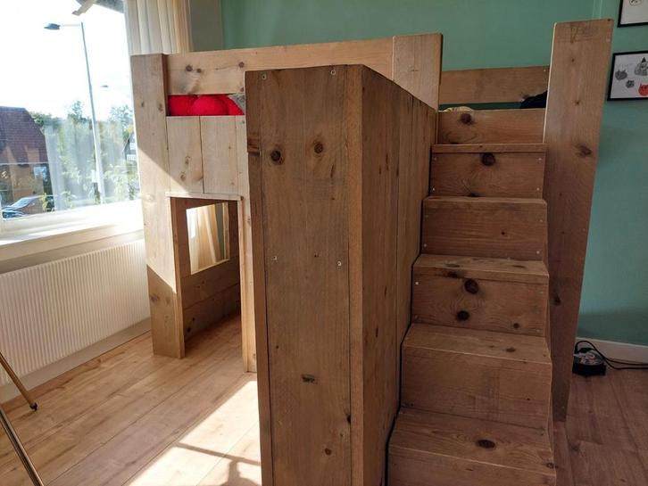 Stoere Houten Hoogslaper met Trap, Kinderen en Baby's, Kinderkamer | Stapelbedden en Hoogslapers, Zo goed als nieuw, Hoogslaper