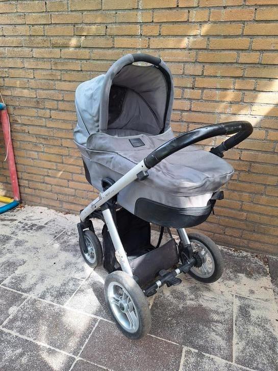 Mutsy transit kinderwagen, Kinderen en Baby's, Kinderwagens en Combinaties, Gebruikt, Kinderwagen, Mutsy, Met reiswieg, Verstelbare duwstang