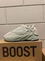 Adidas Yeezy Boost 700 Salt - Maat 42 2/3- Nieuw!, Kleding | Heren, Schoenen, Ophalen of Verzenden, Nieuw, Overige kleuren, Sneakers of Gympen