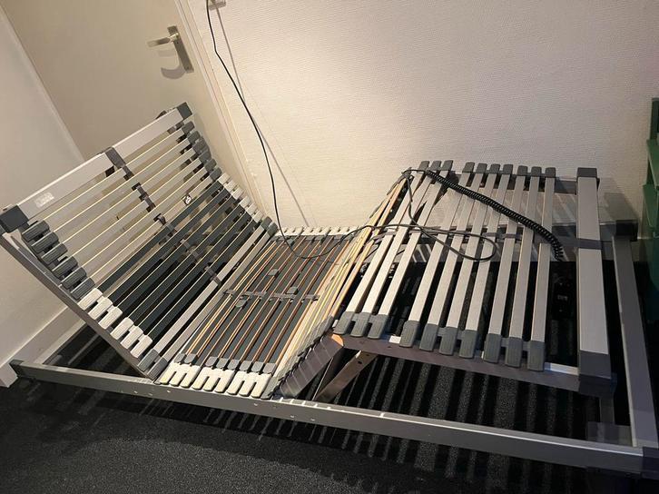 Elektrische Lattenbodem 90x210 + Matras, Huis en Inrichting, Slaapkamer | Matrassen en Bedbodems, Gebruikt, Bedbodem, 90 cm, 210 cm