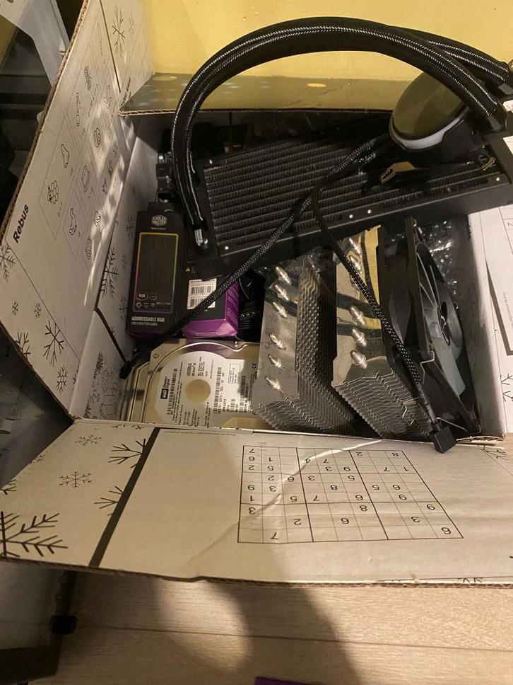 Doos vol computer onderdelen, Computers en Software, Overige Computers en Software, Zo goed als nieuw, Ophalen of Verzenden