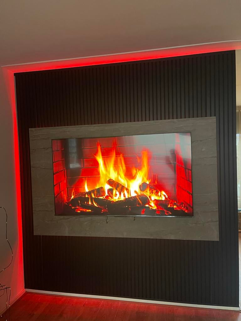 Moderne Cinewall met sfeervolle haard een dagje klaar, Huis en Inrichting, Kachels, Elektrisch, Nieuw, Ophalen of Verzenden, Inbouw