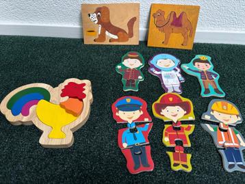 educatieve puzzels van hout beschikbaar voor biedingen