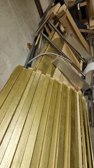gratis hout op te halen  beschikbaar voor biedingen