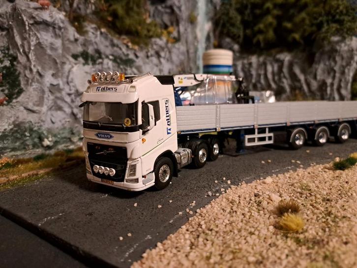 WSI Volvo Stenentrailer Albers, Hobby en Vrije tijd, Modelauto's | 1:50, Zo goed als nieuw, Bus of Vrachtwagen, Wsi, Ophalen of Verzenden