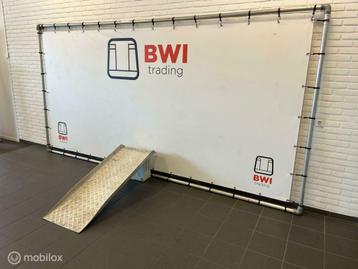 Aluminium oprijplaat /rijplaat gereedschap kar / nette staat beschikbaar voor biedingen