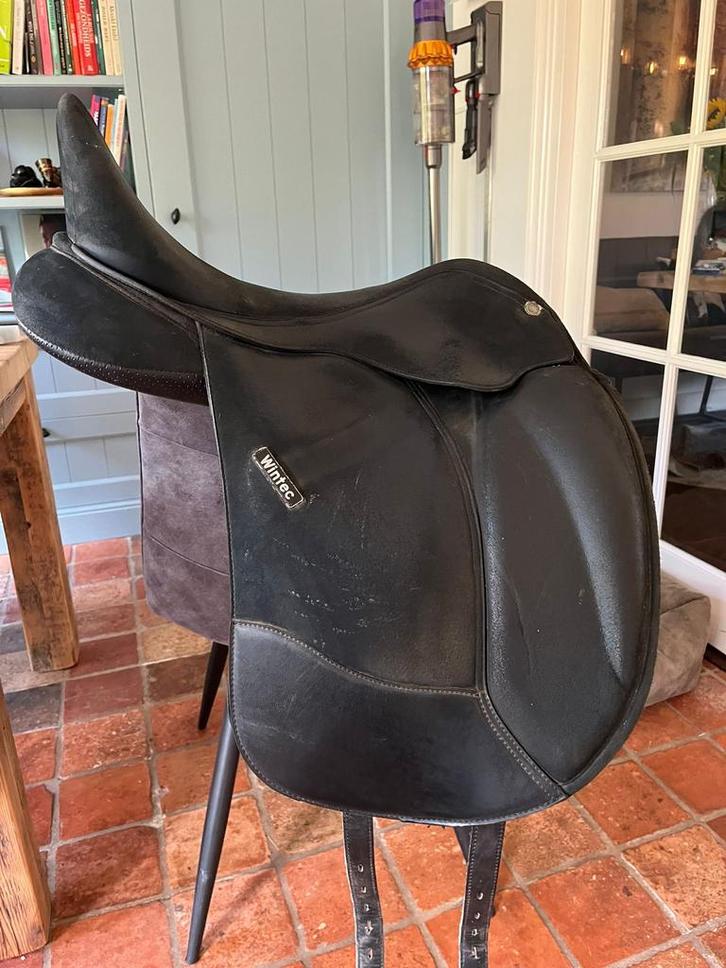 Wintec zadel 17inch, Dieren en Toebehoren, Paarden en Pony's | Zadels, Gebruikt, Dressuur, Ophalen of Verzenden