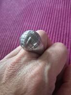 Death Star Ring, Sieraden, Tassen en Uiterlijk, Ringen, 18 tot 19, IJzer of Staal, Ophalen of Verzenden, Zo goed als nieuw