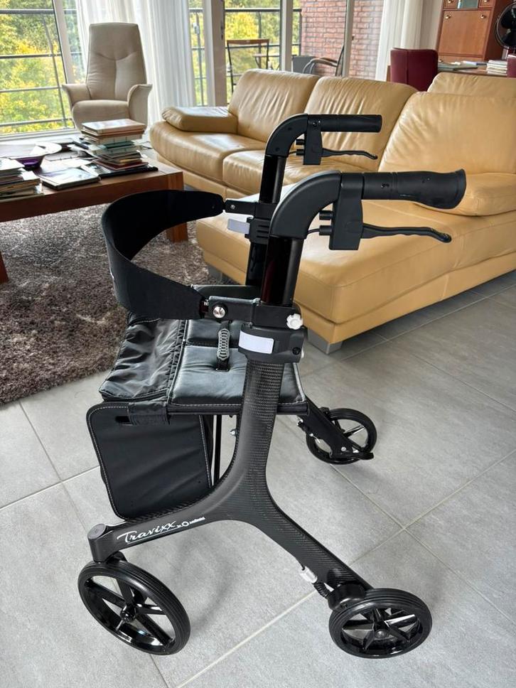 Travixx carbon rollator size m lichtgewicht, Diversen, Rollators, Zo goed als nieuw, Lichtgewicht, Ophalen of Verzenden