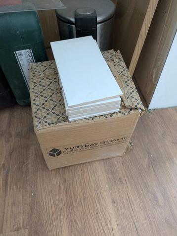 Wit metro tegels 10cm x 20cm - 1 sq.m beschikbaar voor biedingen