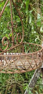 Sierlijke gietijzeren plantenhanger ( brocante), Tuin en Terras, Ophalen of Verzenden, Gebruikt