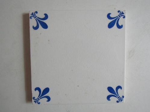 22 stuks antieke wandtegels met franse lelies op de hoeken, Antiek en Kunst, Antiek | Wandborden en Tegels, Ophalen of Verzenden