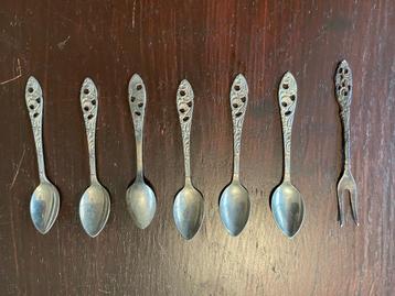 Alpaca, een nikkel legering lepeltjes 6 stuks en een vorkje. beschikbaar voor biedingen