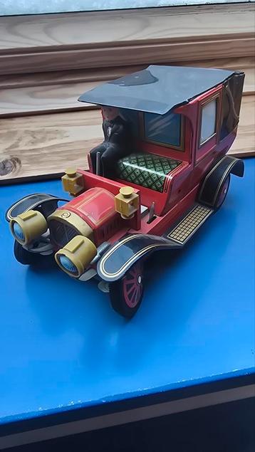 Antieke oldtimer auto. Zeker 55 jaar oud.  beschikbaar voor biedingen