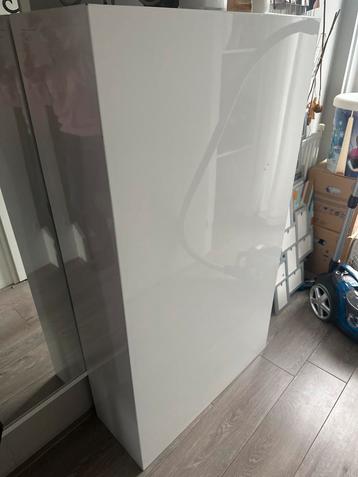 Hoogglans witte tafel - 140x80x30 cm beschikbaar voor biedingen