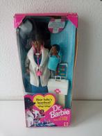 Dr. Barbie Christie met baby, Verzamelen, Ophalen of Verzenden, Zo goed als nieuw, Fashion Doll