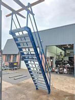 Stalen trap blauw. Hoog 3.12mtr. Nob100, Ophalen, Zo goed als nieuw, 2 tot 4 meter