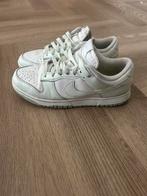 Nike dunks, Ophalen of Verzenden, Zo goed als nieuw, Sneakers of Gympen