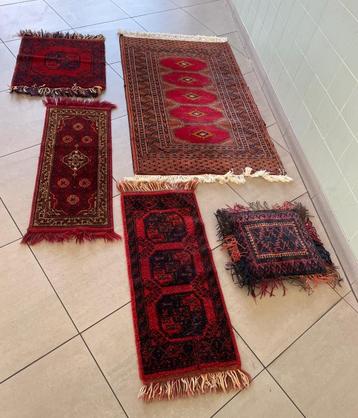 Perzische kleedjes 4 stuks en 1 kussen Vintage Tafel Vloer beschikbaar voor biedingen