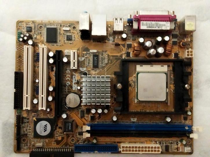 Asus A8V-VM SE Socket 939 mATX-moederbord    met AMD Sempron, Computers en Software, Vintage Computers, Verzenden