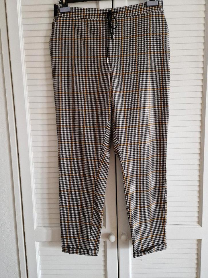 Broek Aaiko maat L, Kleding | Dames, Broeken en Pantalons, Gedragen, Maat 42/44 (L), Lang, Ophalen