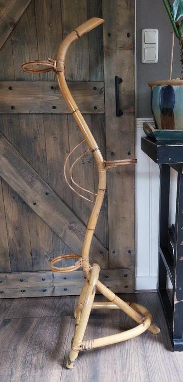 Rotan plantenslang/plantenstandaard, retro/vintage beschikbaar voor biedingen